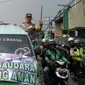 Konvoi bareng ratusan sopir angkot dan ojek online di Tangerang pasca bentrokan Kamis (8/3). (Liputan6.com/Pramita)