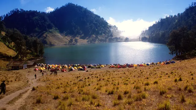 [Bintang] Indonesia Punya 7 Danau di 'Atas Awan' dengan Panorama Memukau