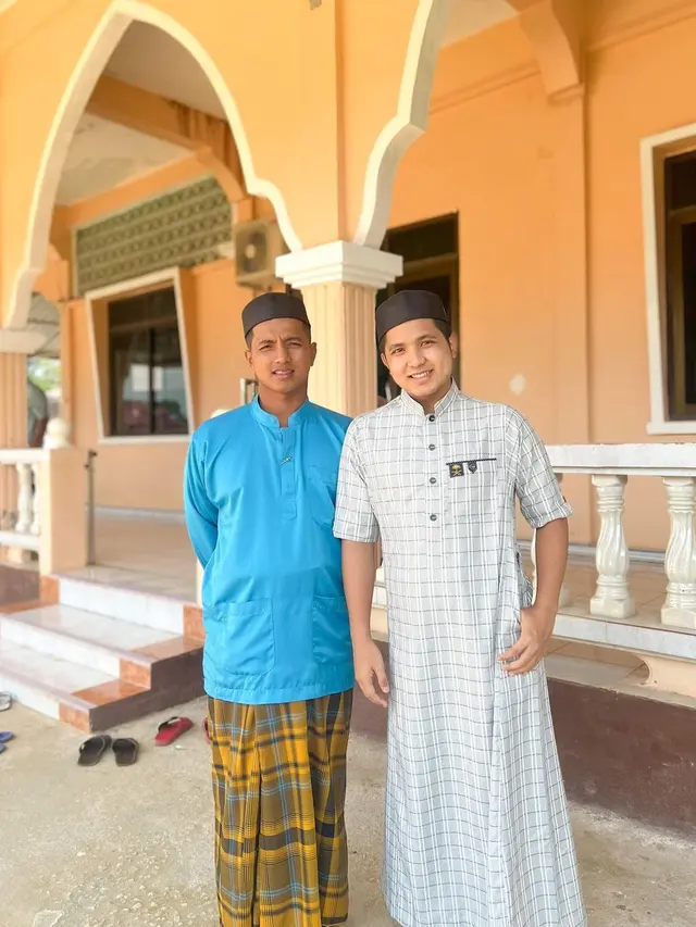 Rayakan Lebaran, Ini 7 Potret Jirayut Saat Pulang Kampung di Thailand