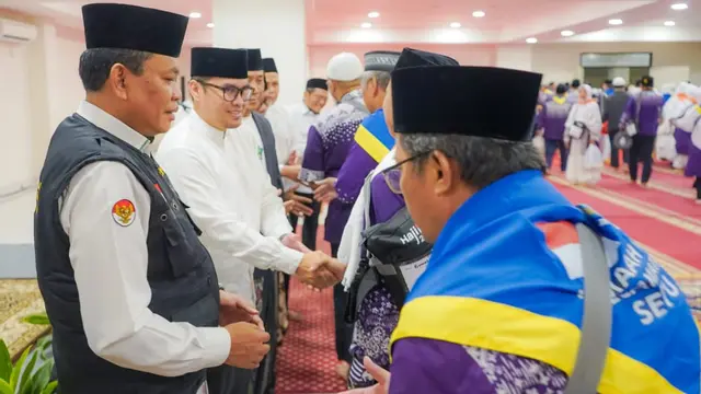 Pilar Saga Lepas Jemaah Haji, Titip Doa untuk Tangsel Lebih Maju