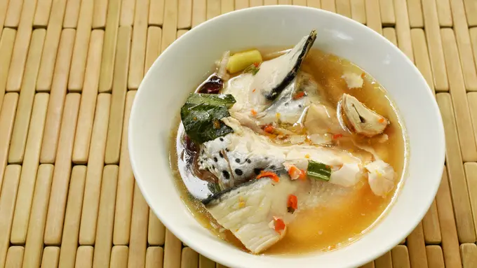 sup kepala ikan salmon