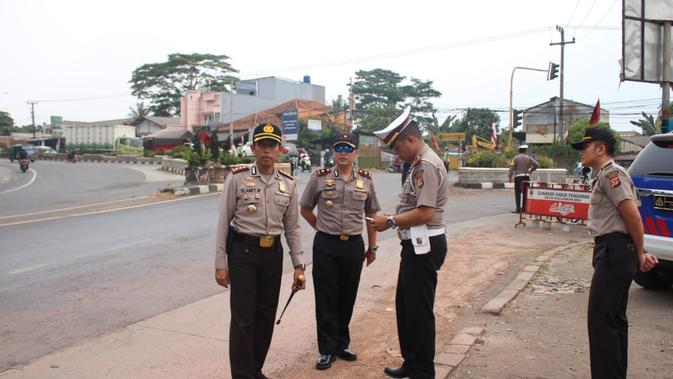  Pintu  Tol  Sadang dan Cikampek Ditutup  Selama 8 Jam Hari  