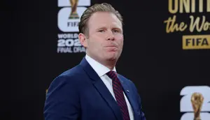 Andrew Giuliani berpose di karpet merah sebelum Pengundian Resmi Piala Dunia 2026 di John F. Kennedy Center for the Performing Arts pada 5 Desember 2025 di Washington, DC. (Kevin Dietsch/Getty Images via AFP)