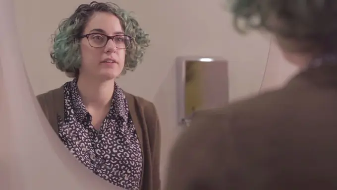 8 Hal yang Hanya Dirasakan oleh Mereka yang Berkacamata