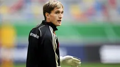 Rene Adler, goalkeeper of the German team, takes part in a training session on October 10, 2008 in Duesseldorf, Germany. AFP PHOTO/VOLKER HARTMANN
