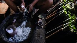 Jumlah tersebut berkurang dari tahun lalu yang bisa mencapai lebih dari 300 buah per harinya. (Liputan6.com/Herman Zakharia)