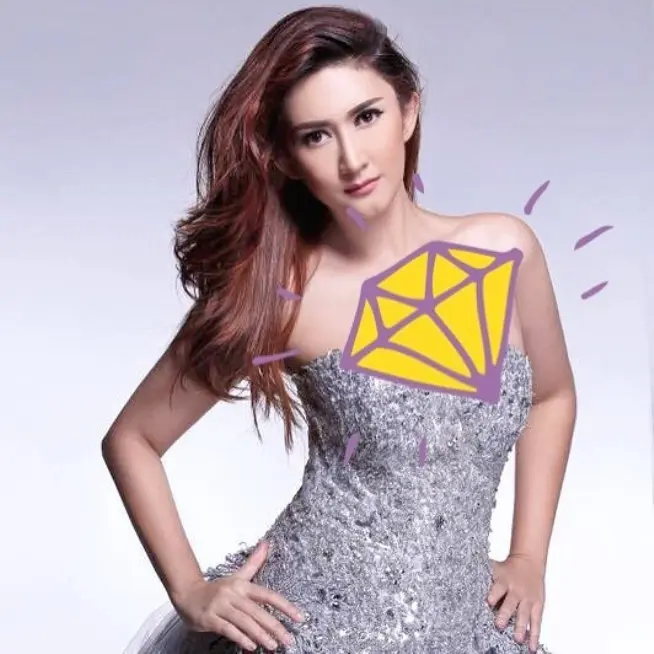Nafa Urbach. (Instagram - @nafaurbach)