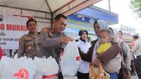 Bazar sembako murah jelang Hari Bhayangkara ke-79 di Pemalang. (Foto: Liputan6.com/Humas Polres Pemalang)
