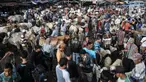 Suasana aktivitas jual beli hewan kurban di Pasar Hewan Jonggol, Kabupaten Bogor, Jawa Barat, Kamis (7/7/2022). Menjelang Idul Adha yang jatuh pada 10 Juli mendatang, pasar hewan terbesar se-Jabodetabek itu kian ramai dipadati oleh aktivitas jual beli hewan kurban seperti sapi, kerbau, dan domba. (merdeka.com/Iqbal S Nugroho)