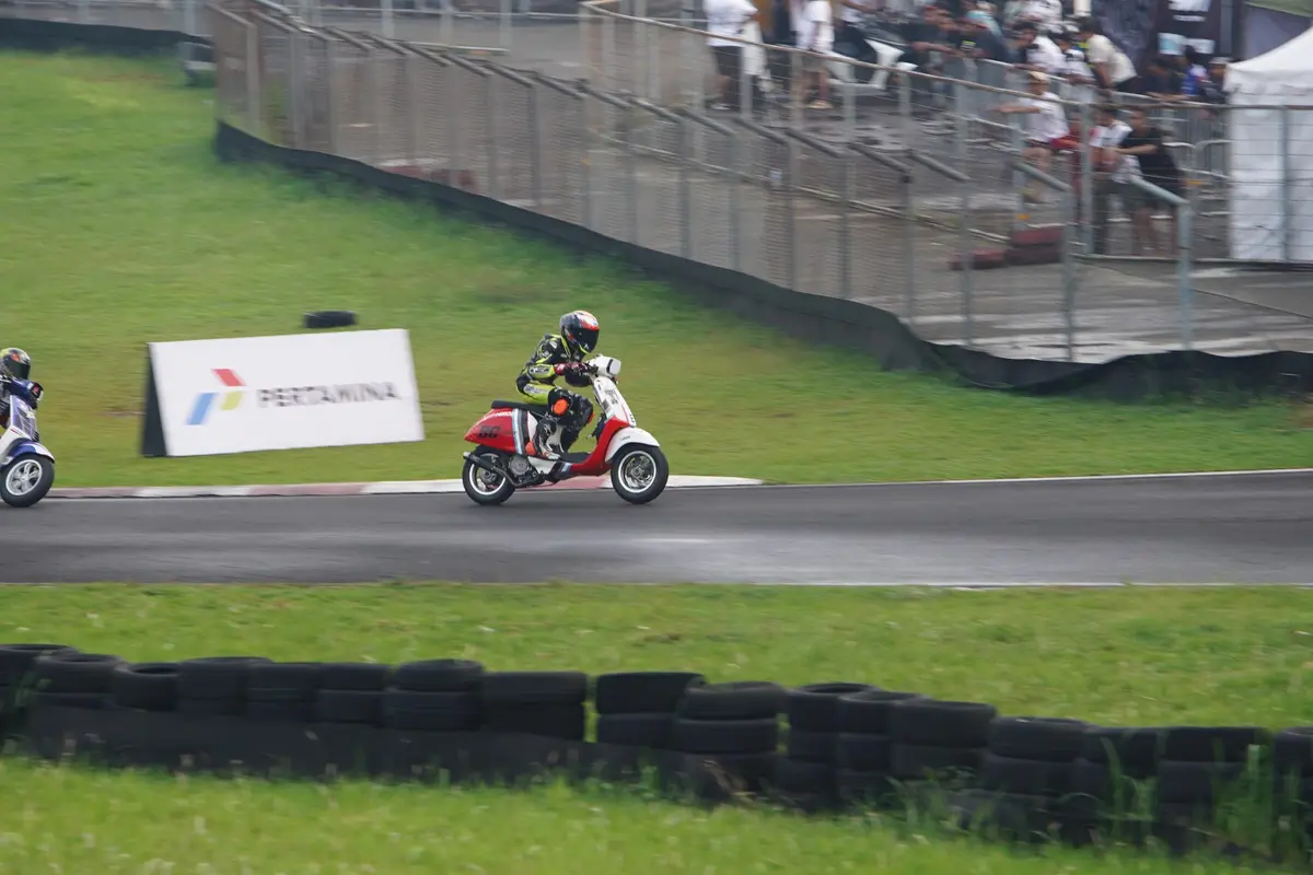 Majukan Ekosistem Otomotif Tanah Air, Pertamina Dukung Penuh Scooter Prix 2025 di Sentul Karting Circuit