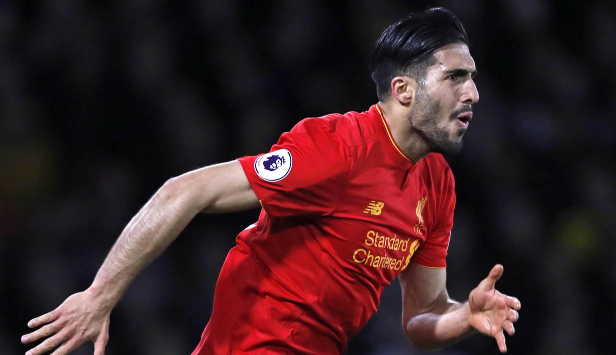 Gelandang Liverpool, Emre Can, merayakan gol yang dicetaknya ke gawang Watford pada laga Premier League di Stadion Vicarage, Watford, Minggu (1/5/2017). Watford kalah 0-1 dari Liverpool. (AFP/Adrian Dennis) 