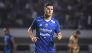 Pemain Persib Bandung, Nick Kuipers pada laga lanjutan pekan ke-3 BRI Liga 1 2023/2024 antara Persib Bandung melawan Dewa United FC di Stadion Gelora Bandung Lautan Api (GBLA), Bandung, Jumat (14/07/2023). (Bola.com/Bagaskara Lazuardi)