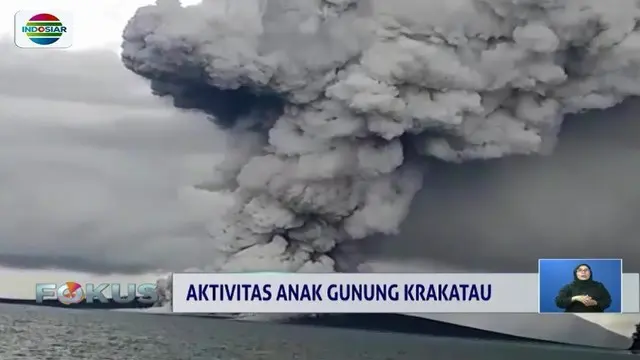 Pascalongsor pekan lalu yang mengakibatkan tsunami, ketinggian Gunung Anak Krakatau saat ini berkurang drastis. Meski demikian statusnya masih siaga tiga.