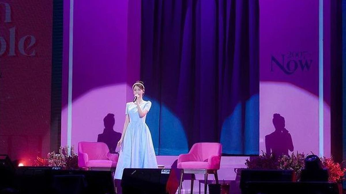 Yoona SNSD Beri Kejutan Nyanyi Lagu Tertawan Hati di Fan Meeting