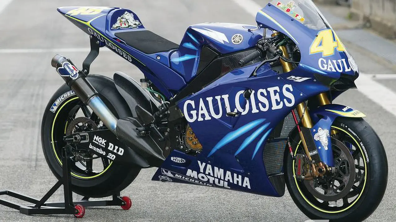 YZR M1 2004, Yamaha Pertama Valentino Rossi
