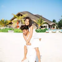 Chelsea Olivia dan Glenn Alinskie memang kerap melakukan traveling ke berbagai destinasi indah dan romantis tentunya. Kali ini pasangan yang menikah pada Oktober 2015 silam ini melakukan liburan romantis ke Maldives. (via instagram/@chelseaoliviaa)