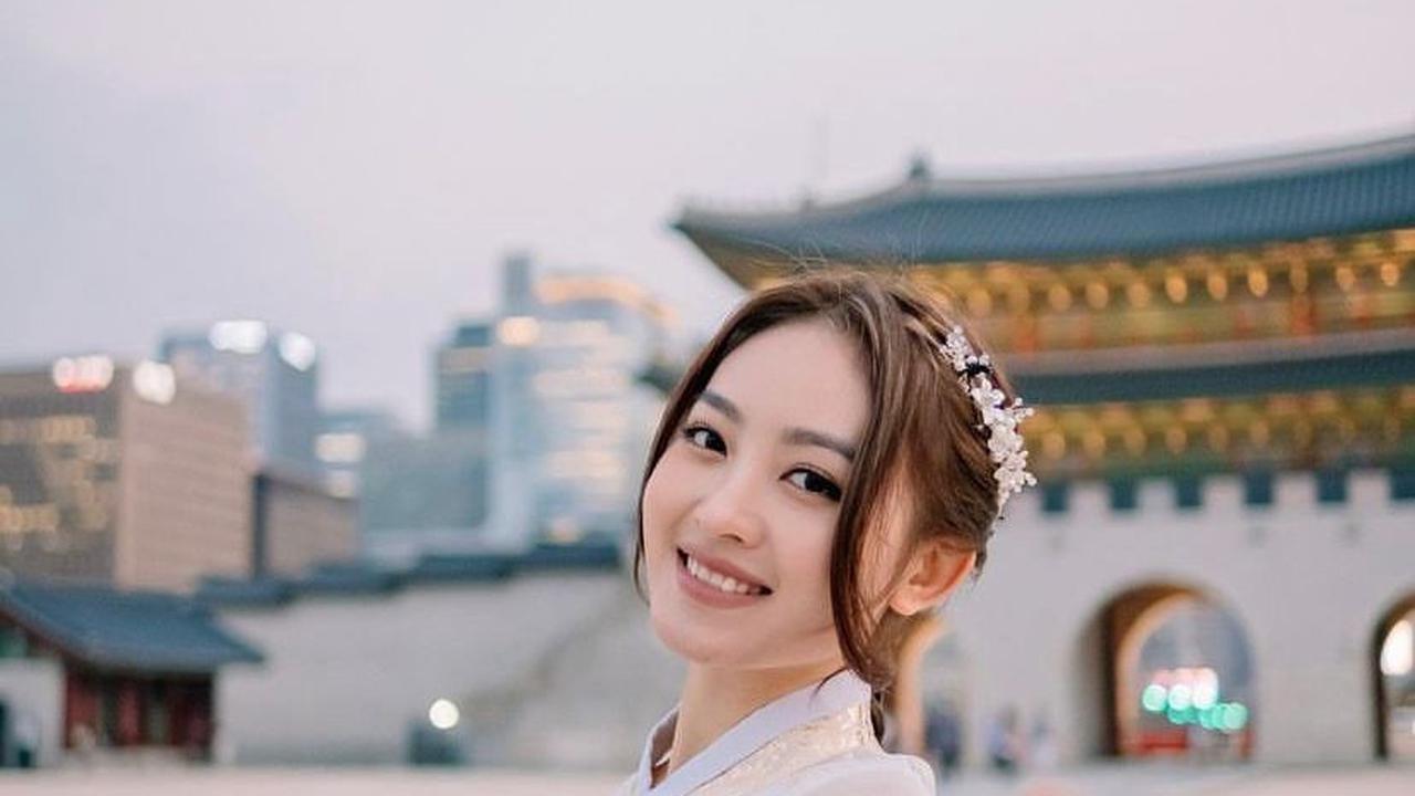 6 Potret Natasha Wilona Liburan di Korea Selatan, Tampil Cantik Pakai Hanbok