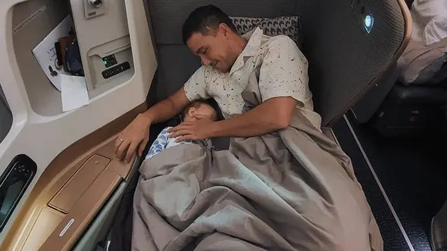 Curi Perhatian, Ini 7 Potret Liburan Raisa dan Hamish di Amerika dengan Sang Putri