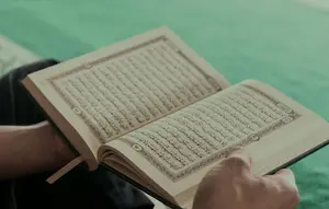 6 Waktu Terbaik Membaca Surah Al Waqiah untuk Memohon Rezeki, Simak Penjelasan Ulama