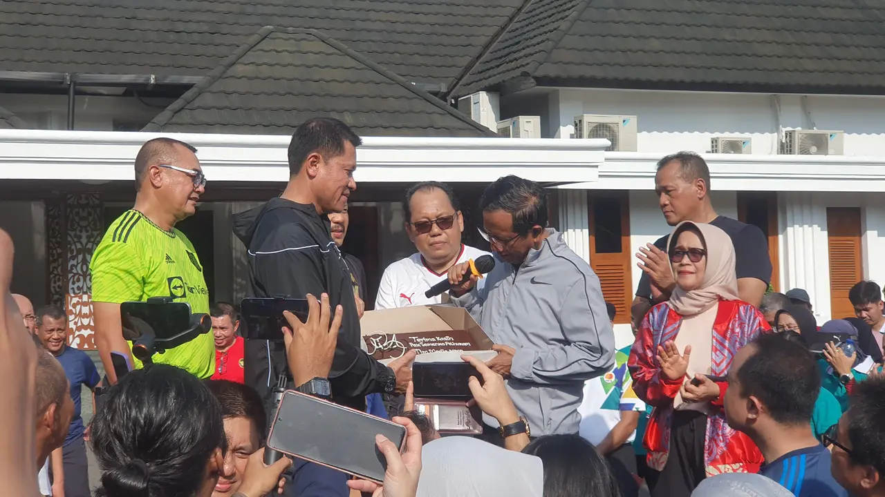 Momen pelepasan Mahfud Md sebagai Menko Polhukam di Kementerian Politik, Hukum, dan Keamanan, Jumat (2/2/2024).