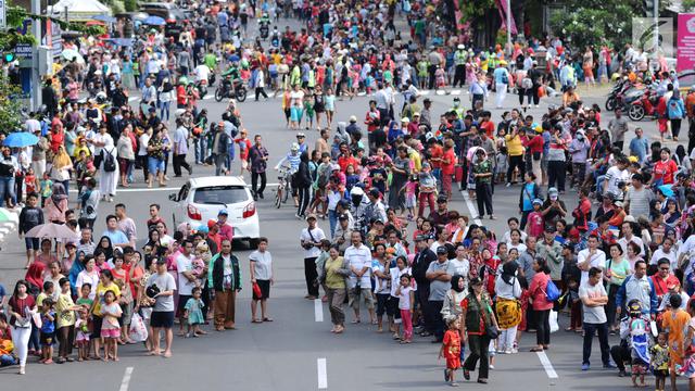 Saksikan Karnaval Cap Go Meh, Ribuan Warga Padati Kawasan Glodok