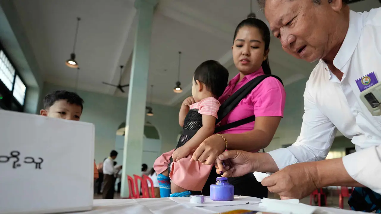 Di Tengah Perang Saudara, Junta Myanmar Gelar Pemilu