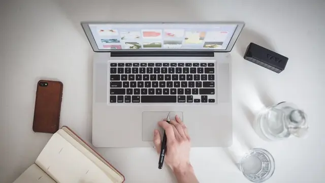 Kiat Brilian Agar Tak Gampang Lapar Mata Saat Bekerja di Depan Layar