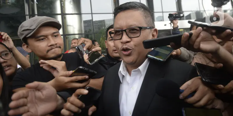 Senyum Hasto Kristiyanto Usai Diperiksa KPK