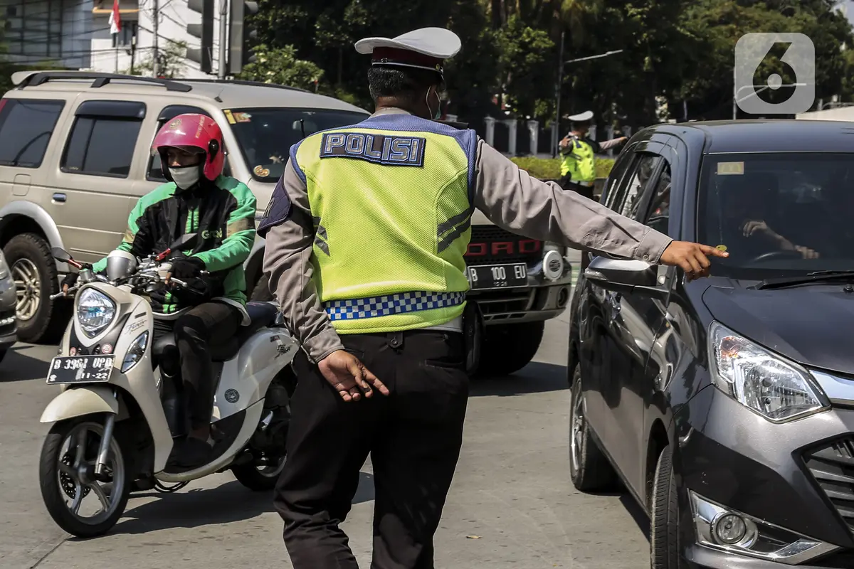 FOTO: Hari Pertama Pemberlakuan Ganjil Genap di Jakarta