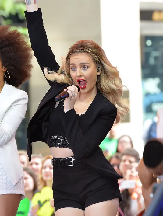 Putus dengan  Zayn Malik, kabarnya Perrie memang tidak bisa move on. Tidak heran, mengingat keduanya telah menjalin kebersamaan selama bertahun-tahun dan sudah banyak kenangan yang terjalin. (AFP/Bintang.com)