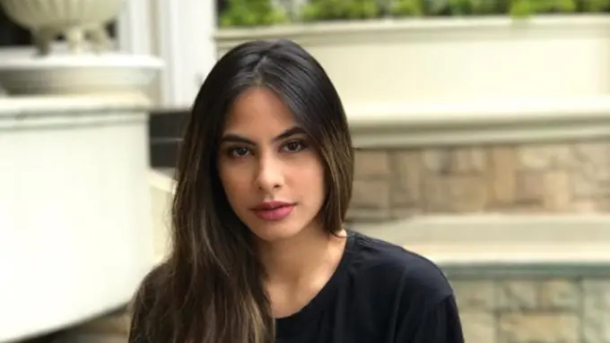 Makeup Flawless ala Valerie Thomas yang Bisa Ditiru Anak ABG