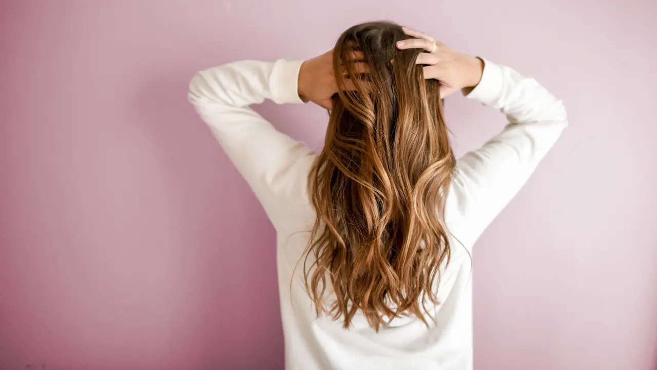 Cara Mengatasi Rambut Kering dan Rusak
