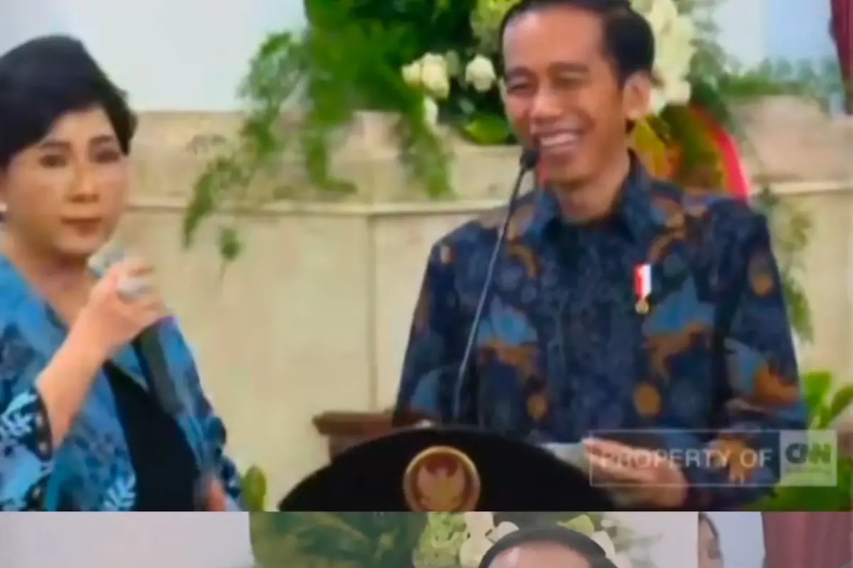 Presiden ke-7 Jokowi Widodo atau Jokowi saat bersama Titiek Puspa.