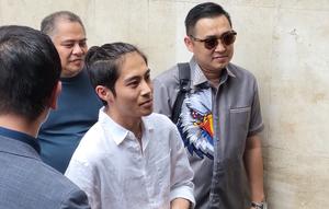 Disjoki Giovanni Surya Saputra alias DJ Panda memenuhi panggilan penyidik Polda Metro Jaya. (Foto: Liputan6.com/Ady Nugrahadi).
