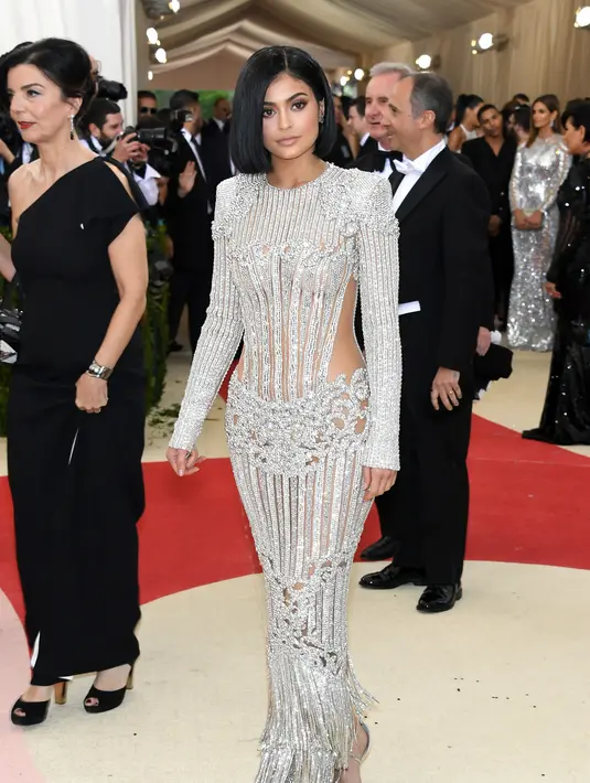 Meskipun sampai saat ini Kylie sudah menjadi sosok yang terkenal dan memiliki harta yang berlimpah, bukan berarti dirinya akan cepat mengambil keputusan untuk memiliki seorang anak. Masih banyak hal yang ingin dicapainya. (AFP/Bintang.com)