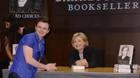 Ekspresi Hillary Clinton Ketika Bertemu Bintang Glee
