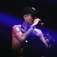 Young Lex, rapper Indonesia sekaligus Vlogger di YouTube ternyata dulu perna menjadi office boy. | via: instagram.com/young_lex18