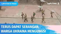 Sebagian warga Ukraina mengungsi ke negara tetangga untuk berlindung, seperti ke Rumania, Polandia, Hungaria, dan Moldova. Badan urusan pengungsi PBB menyebutkan hingga hari Minggu (27/02) ada 368 ribu warga Ukraina yang mengungsi untuk menghindari p...