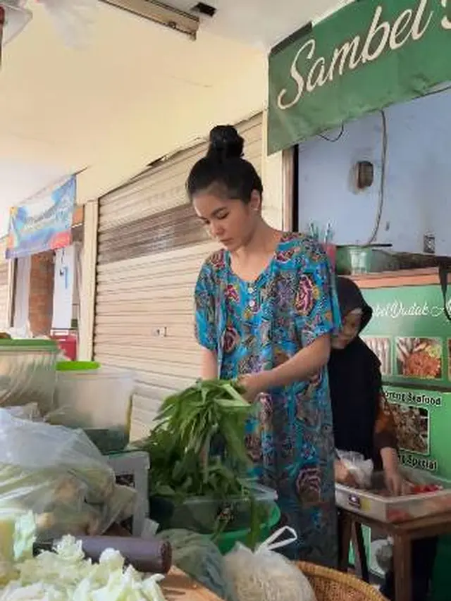 7 Momen Epy Kusnandar dan Istri Masak Bareng Untuk Jualan di Kantin Ini Kompak