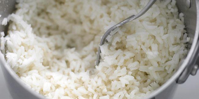 Masak nasi dengan menambahkan minyak kelapa agar rendah kalori/copyright Martha Stewart.com