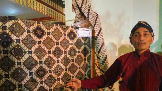  Batik  Kuno Keraton  Yogya Bermotif Rumit Hingga Terbawa 