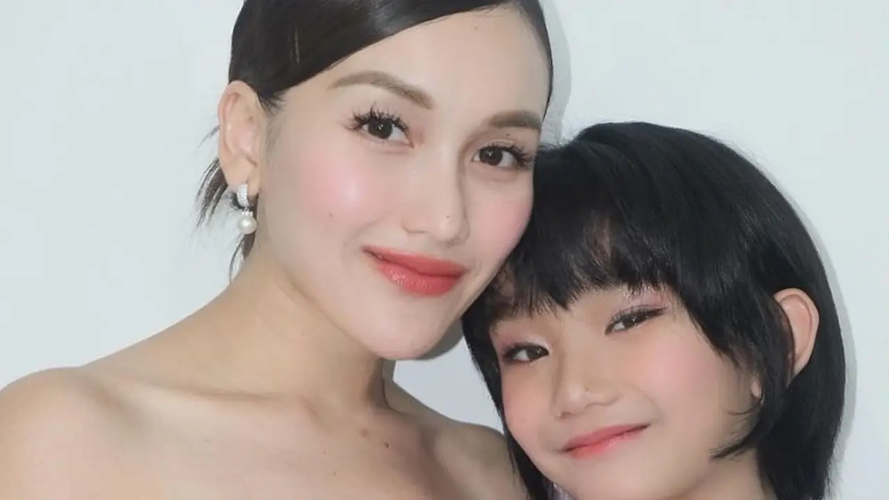 Ayu Ting Ting dan Bilqis (Instagram/ayutingting92)