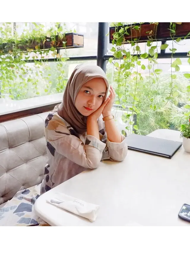 6 Potret Terbaru Selmadena, Menantu Amien Rais yang Pernah Viral