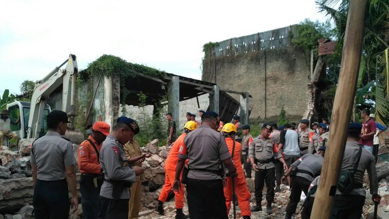 Tembok roboh