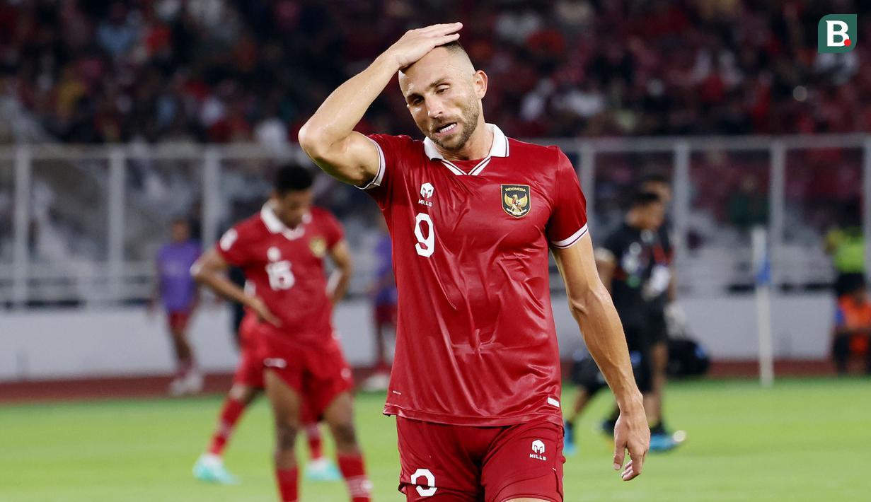 Ilija Spasojevic. Striker naturalisasi kelahiran Montenegro berusia 35 tahun yang sejak 13 Desember 2017 memperkuat Bali United ini menjadi pemain dengan nilai pasar tertinggi ketiga bersama dua pemain lainnya di kubu Timnas Indonesia pada ajang Piala AFF 2022. Saat ini ia berbanderol 325 ribu euro atau setara Rp5,4 miliar. Bersama Timnas Indonesia, ia telah mengoleksi 4 caps dengan torehan 4 gol dan 1 assist sejak melakukan debut pada 25 November 2017. (Bola.com/M Iqbal Ichsan)