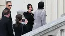 Untuk diketahui, sidang kasus perampokan terhadap Kim Kardashian digelar di Paris mulai 28 April sampai 23 Mei 2025, dan melibatkan sepuluh tersangka yang didakwa atas perampokan bersenjata, penculikan, dan sejumlah pelanggaran hukum lainnya. (Thomas SAMSON/AFP)