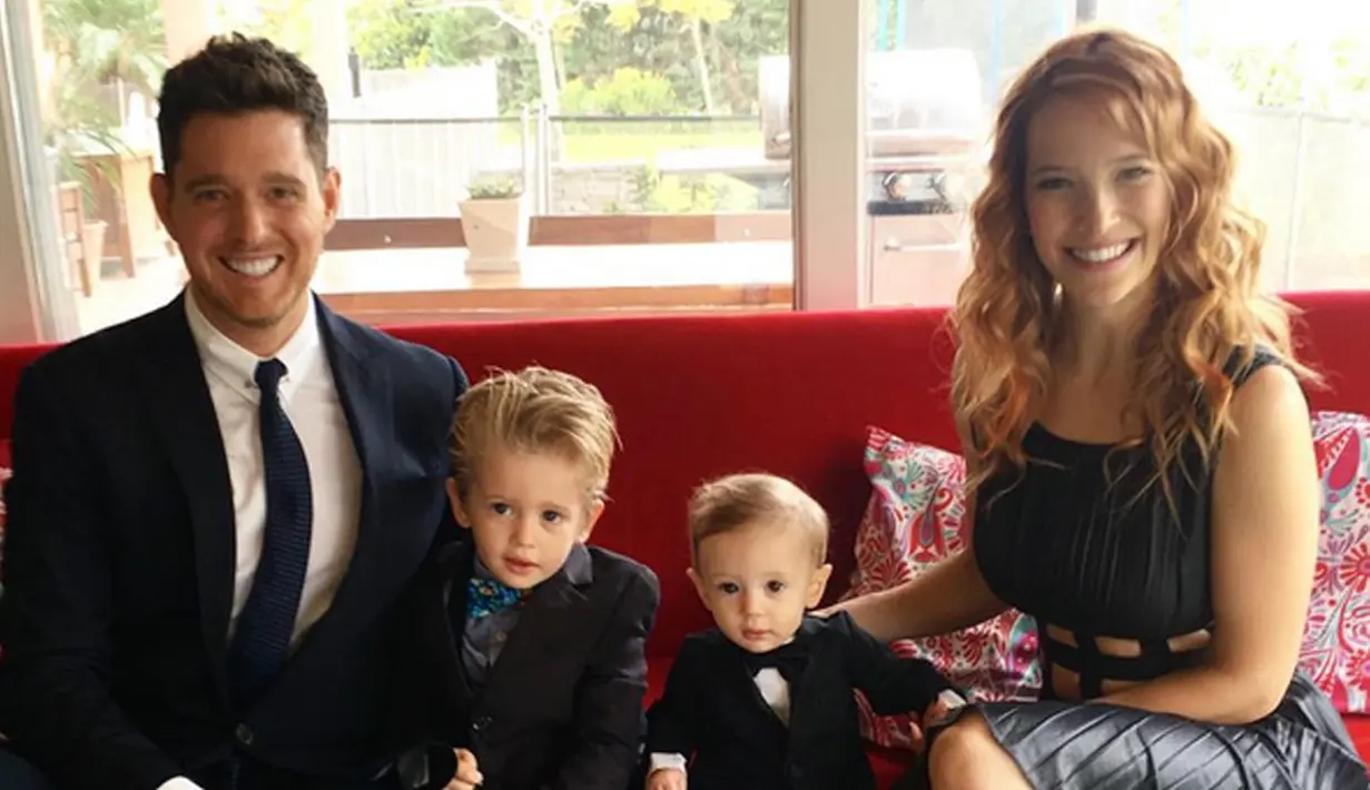 Michael Buble dan Luisana Lopilato merupakan pasangan selebriti Hollywood yang menikah di tahun 2011. Keduanya tengah berjuang hadapi penyakit kanker yang diderita oleh anak pertama mereka, Noah. (Instagram/michaelbuble)