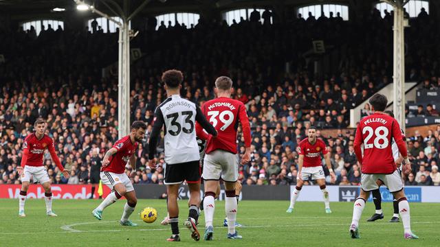 Foto: Menang Tipis atas Fulham, Bruno Fernandes Cetak Gol di Laga ke-200 Bersama MU