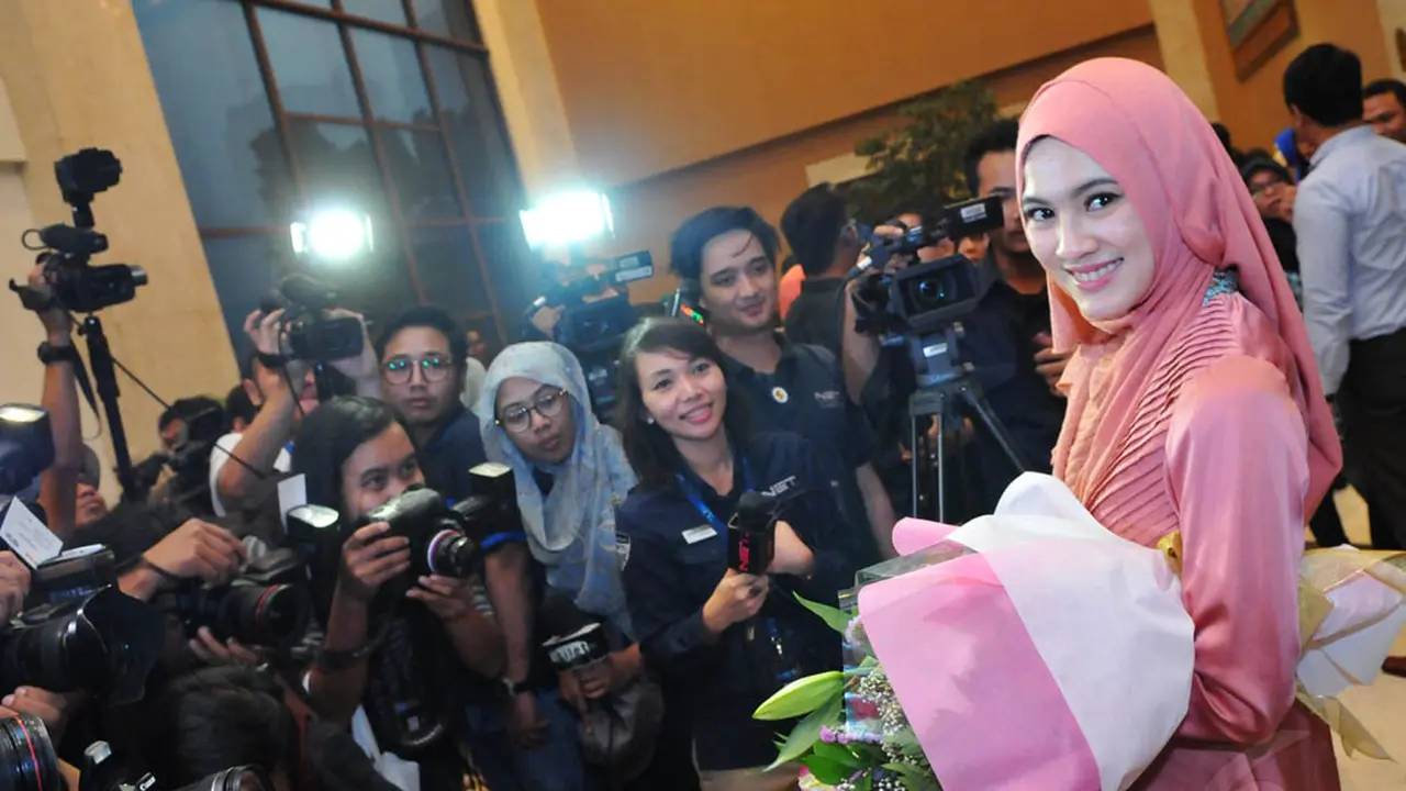 Ini Rancangan Terbaru Busana Muslim Modern