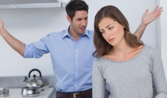 Pertengakaran suami istri sangat perlu diselesaikan secara baik dan sabar | Ilustrasi Photo : Copyright Thinkstockphotos.com